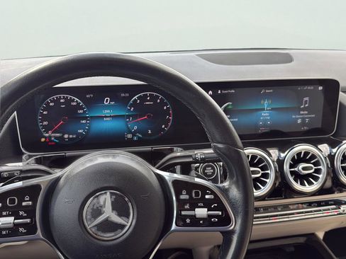 Certified 2021 Mercedes-Benz GLA 250 4MATIC image 14