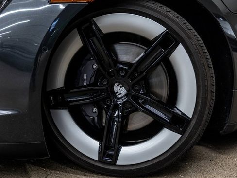 Used 2025 Porsche Taycan image 18