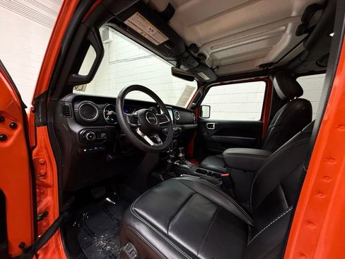 Used 2023 Jeep Wrangler Unlimited Sahara AWD/4WD image 27