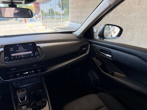 Used 2025 Nissan Rogue SV AWD/4WD image 37