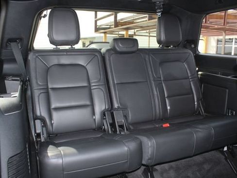 Used 2020 Lincoln Navigator 2WD image 20
