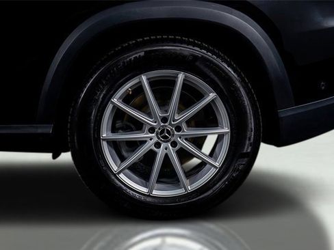 Used 2024 Mercedes-Benz GLE 450 4MATIC w/ Winter Package image 8