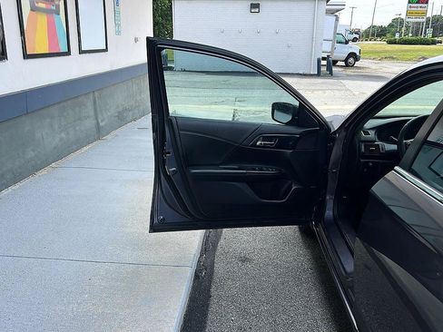 Used 2014 Honda Accord Sport image 25