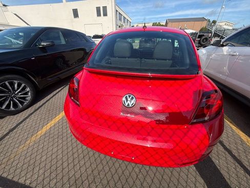 Used 2018 Volkswagen Beetle 2.0T S FWD image 7