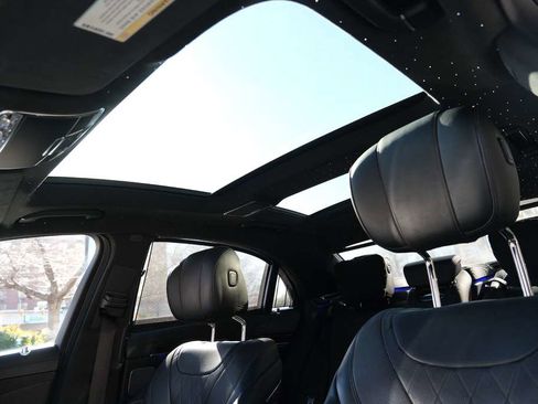 Used 2018 Mercedes-Benz S 560 4MATIC Sedan w/ Premium Package image 40