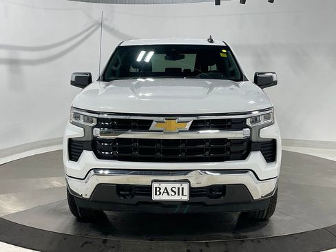 Used 2022 Chevrolet Silverado 1500 LT AWD/4WD image 9