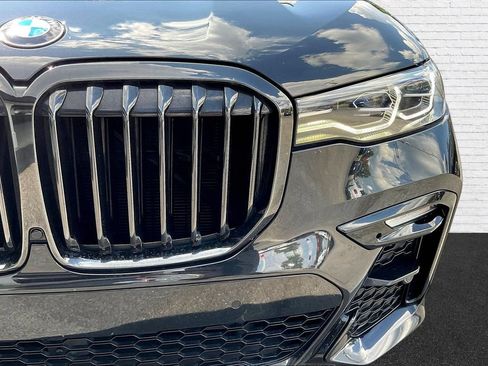 Used 2022 BMW X7 xDrive40i w/ M Sport Package AWD/4WD image 31