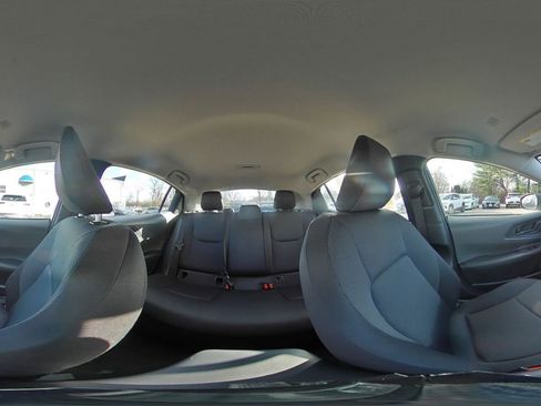 Used 2025 Toyota Prius LE image 40