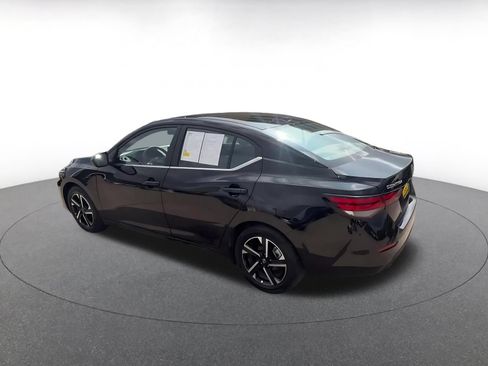 Used 2025 Nissan Sentra SV FWD image 10