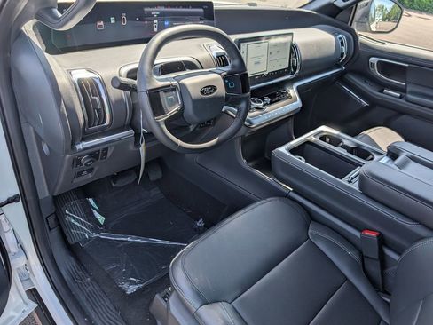 New 2026 Ford Expedition Platinum w/ Stealth Performance Package AWD/4WD image 10