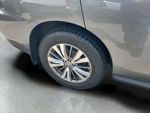 Used 2019 Nissan Pathfinder S AWD/4WD image 29