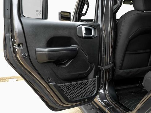 Used 2020 Jeep Wrangler Unlimited Sport S image 46