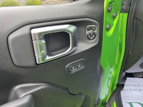 New 2025 Jeep Gladiator Rubicon w/ Convenience Group image 18