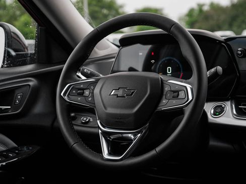 New 2026 Chevrolet Trax LT w/ Driver Confidence Package FWD image 14