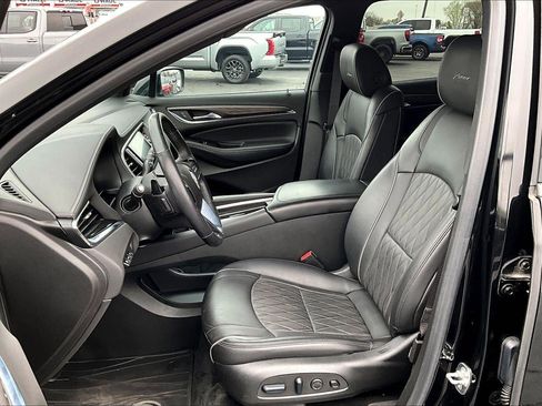 Used 2024 Buick Enclave Avenir w/ Avenir Technology Package image 22