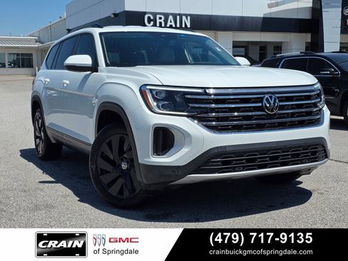 Used 2024 Volkswagen Atlas SE w/ Black Wheel Package FWD image 8