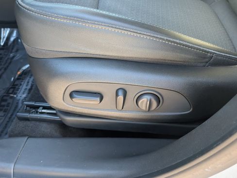 Used 2020 Buick Encore GX Select w/ Sport Touring Package image 19