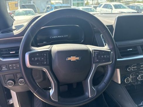 Used 2023 Chevrolet Suburban LT w/ Luxury Package image 12