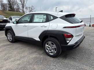 New 2026 Hyundai Kona SE AWD/4WD video 3