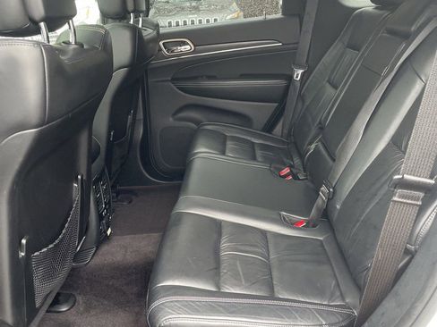 Used 2016 Jeep Grand Cherokee Limited image 15