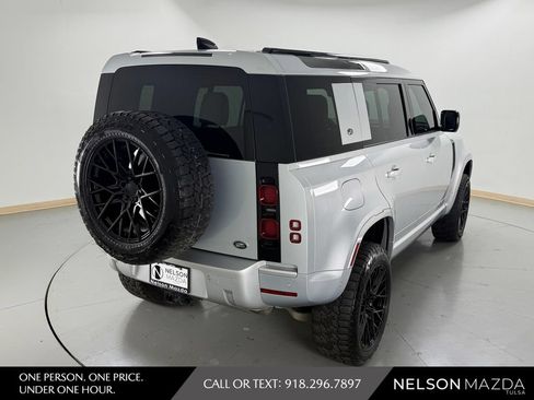 Used 2022 Land Rover Defender 110 XS Edition AWD/4WD image 6