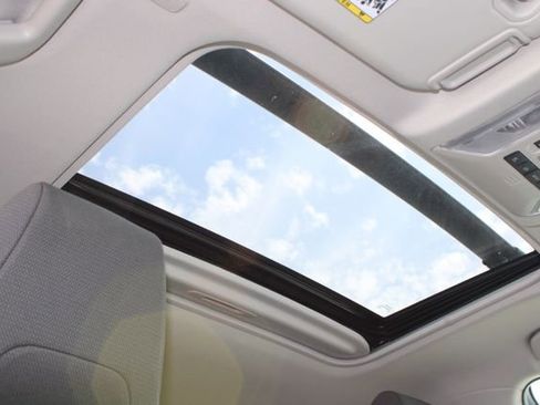 Used 2024 Toyota RAV4 XLE w/ Convenience Package image 6