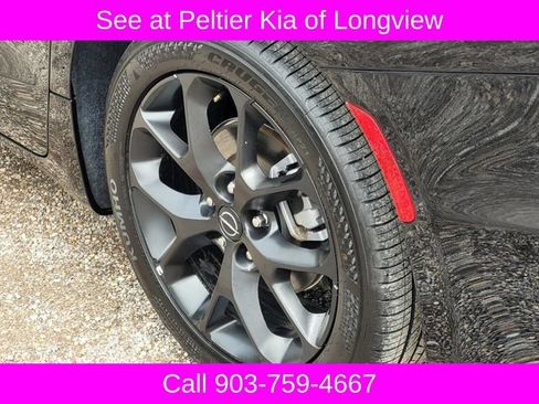 Used 2025 Chrysler Pacifica Limited FWD image 7