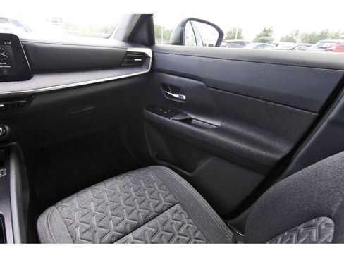 Certified 2025 Nissan Kicks SV FWD image 12