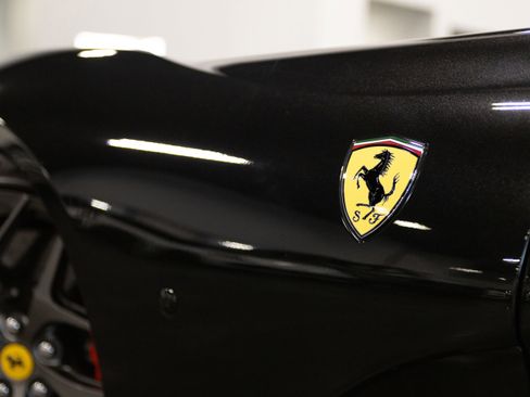 Used 2019 Ferrari 812 Superfast RWD image 14