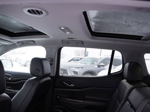 Certified 2023 GMC Acadia SLT w/ Preferred Package image 20