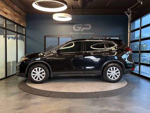 Used 2019 Nissan Rogue S FWD image 6
