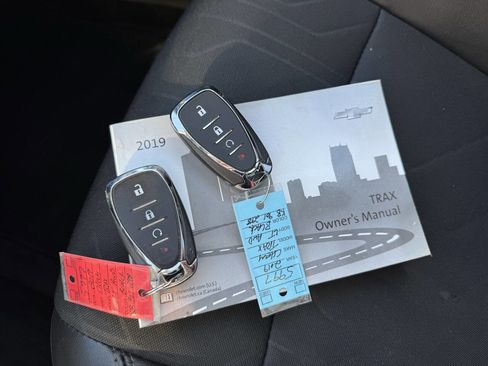 Used 2019 Chevrolet Trax LT w/ LT Convenience Package image 22