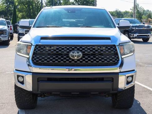 Used 2019 Toyota Tundra SR5 w/ SR5 Upgrade Package AWD/4WD image 2