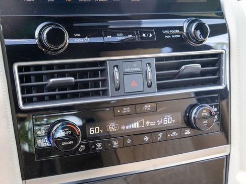 Used 2023 INFINITI QX80 Sensory w/ All-Season Package AWD/4WD image 29