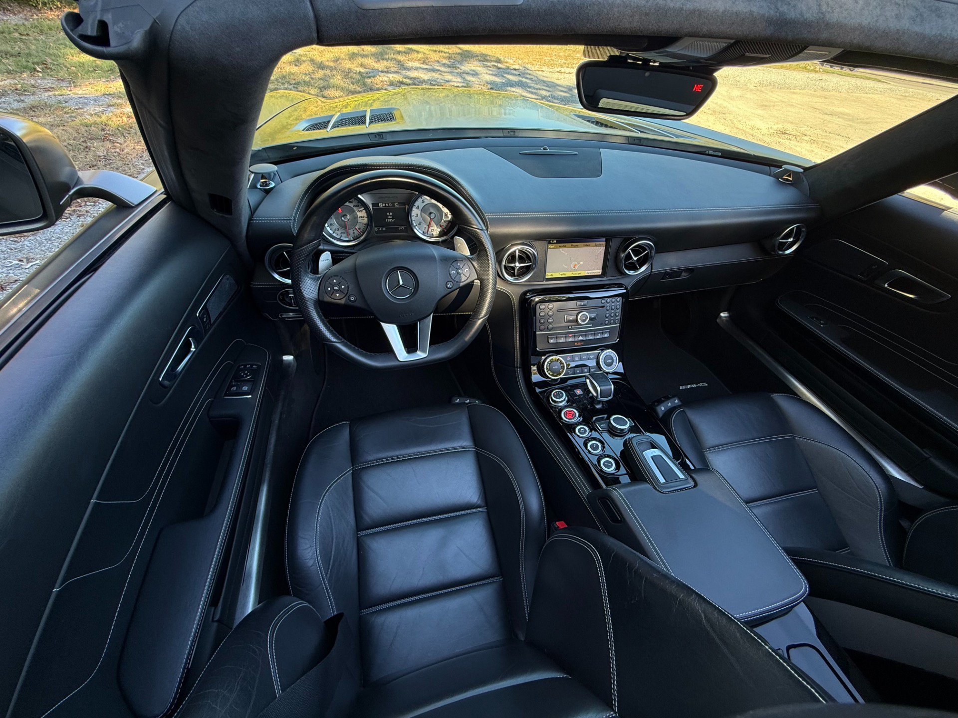 Used 2012 Mercedes-Benz SLS AMG Roadster image 30