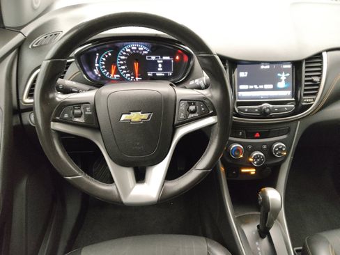 Used 2017 Chevrolet Trax LT w/ Driver Confidence Package FWD image 22