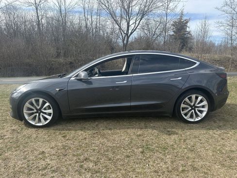 Used 2018 Tesla Model 3 Long Range image 2