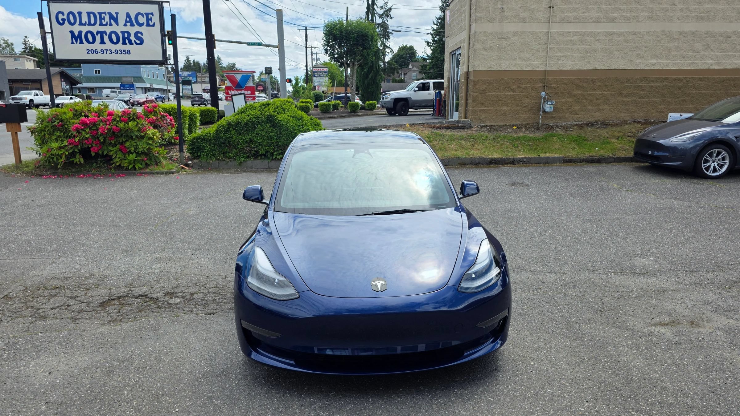 Used 2023 Tesla Model 3 Standard Range RWD image 2