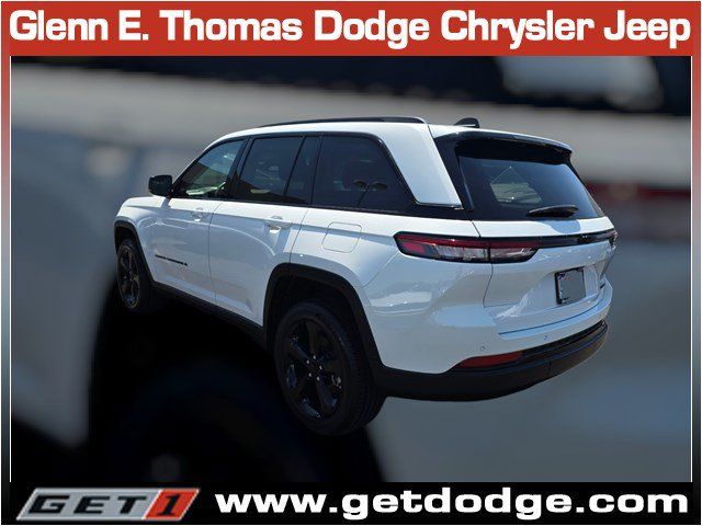 Used 2023 Jeep Grand Cherokee Limited w/ Black Appearance Package RWD image 7