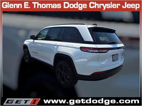 Used 2023 Jeep Grand Cherokee Limited w/ Black Appearance Package RWD image 7