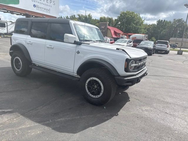 Used 2023 Ford Bronco Outer Banks w/ Sasquatch Package AWD/4WD image 3
