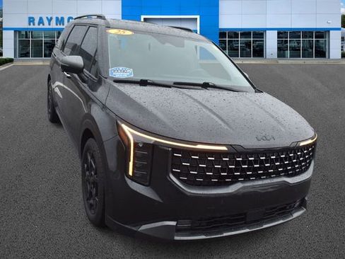 Used 2025 Kia Carnival SX Prestige image 9