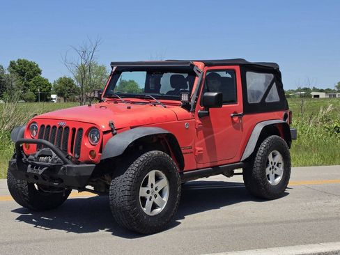 Used 2013 Jeep Wrangler Sport AWD/4WD image 2