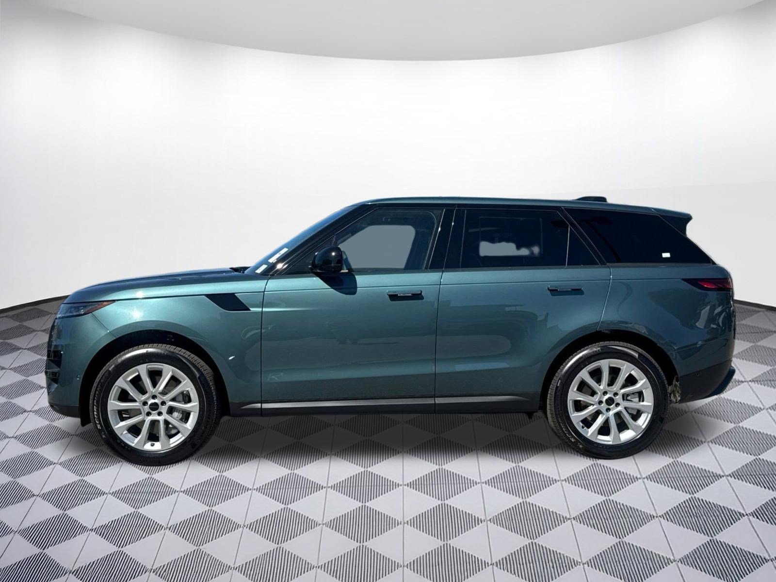 New 2027 Land Rover Range Rover Sport SE AWD/4WD image 2