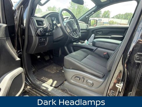 Used 2018 Nissan Titan SV w/ SV Convenience Package AWD/4WD image 19