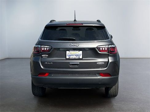 Used 2023 Jeep Compass Latitude w/ Convenience Group image 4