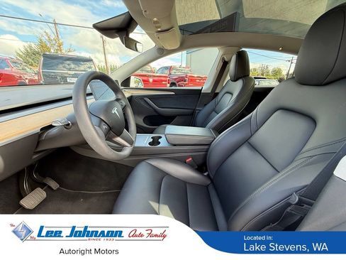 Used 2024 Tesla Model Y Long Range AWD/4WD image 12