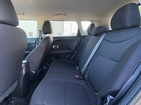Used 2018 Kia Soul FWD image 29