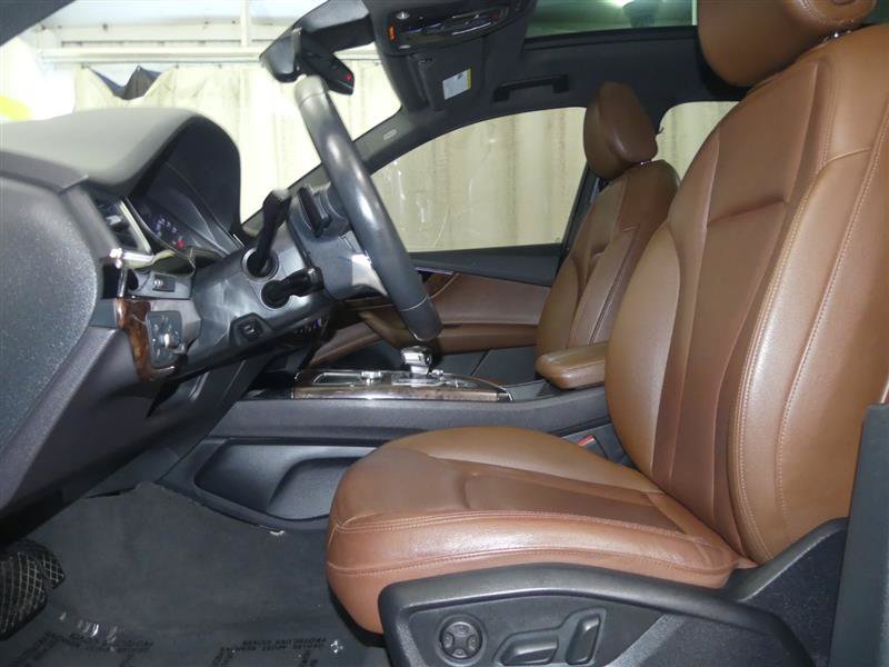 Used 2018 Audi Q7 3.0T Premium Plus w/ Premium Plus Package AWD/4WD image 24