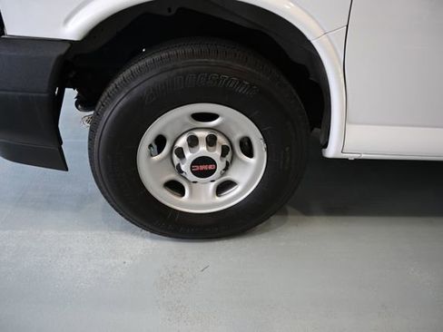 Used 2023 GMC Savana 3500 LS image 29